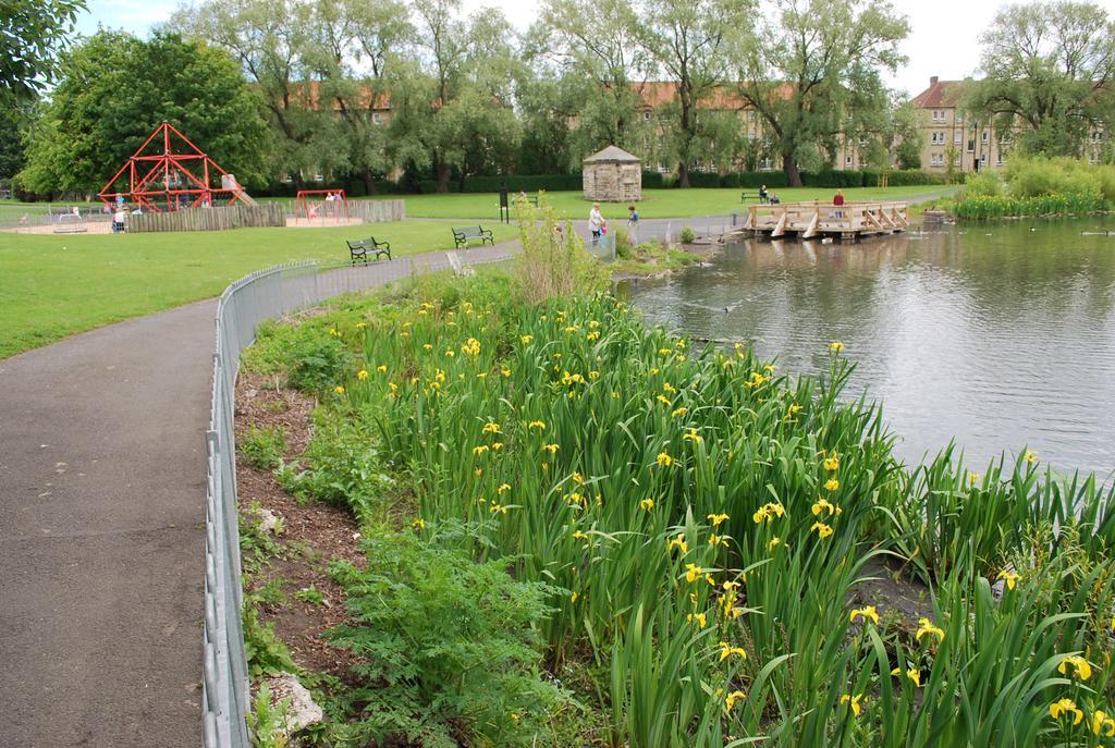 Lochend Park View Apartment Edinburgh Eksteriør bilde